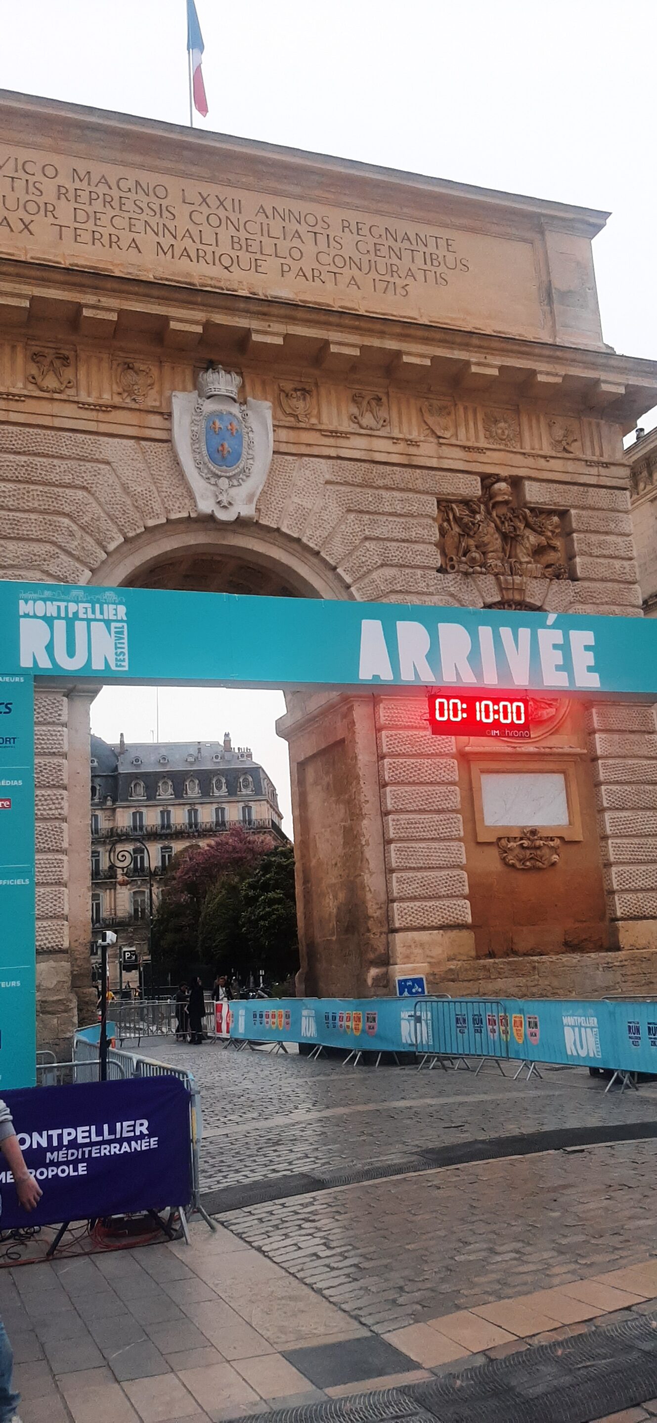 Montpellier run festival IES SYNERGY arc de triomphe